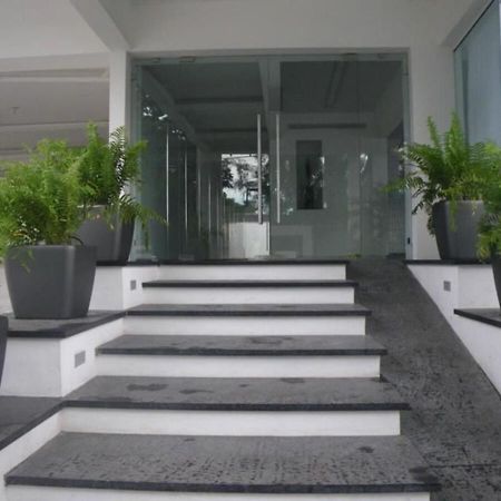 Lincoln Suite Pool - Gym - Sauna سانتو دومينجو المظهر الخارجي الصورة